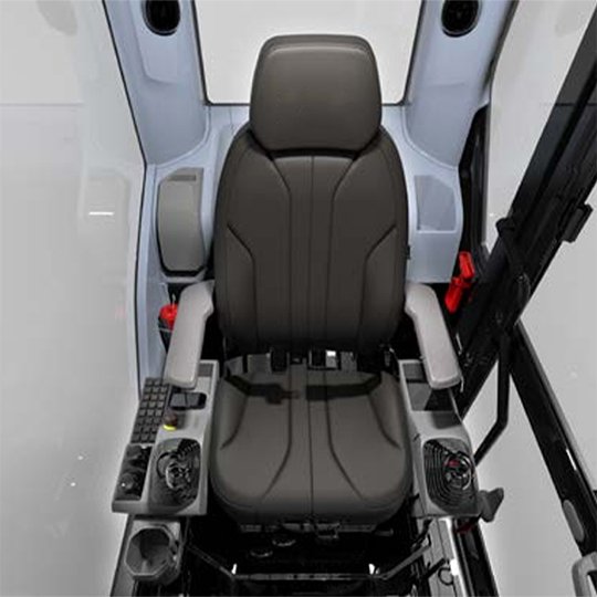 HD touch screen, optimized system and Bluetooth enable easy and pleasant operation